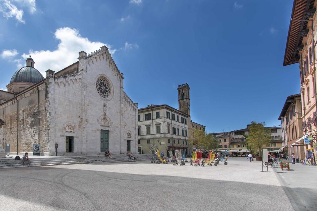 La Perla In Piazza Duomo Apartamento Pietrasanta Quarto foto